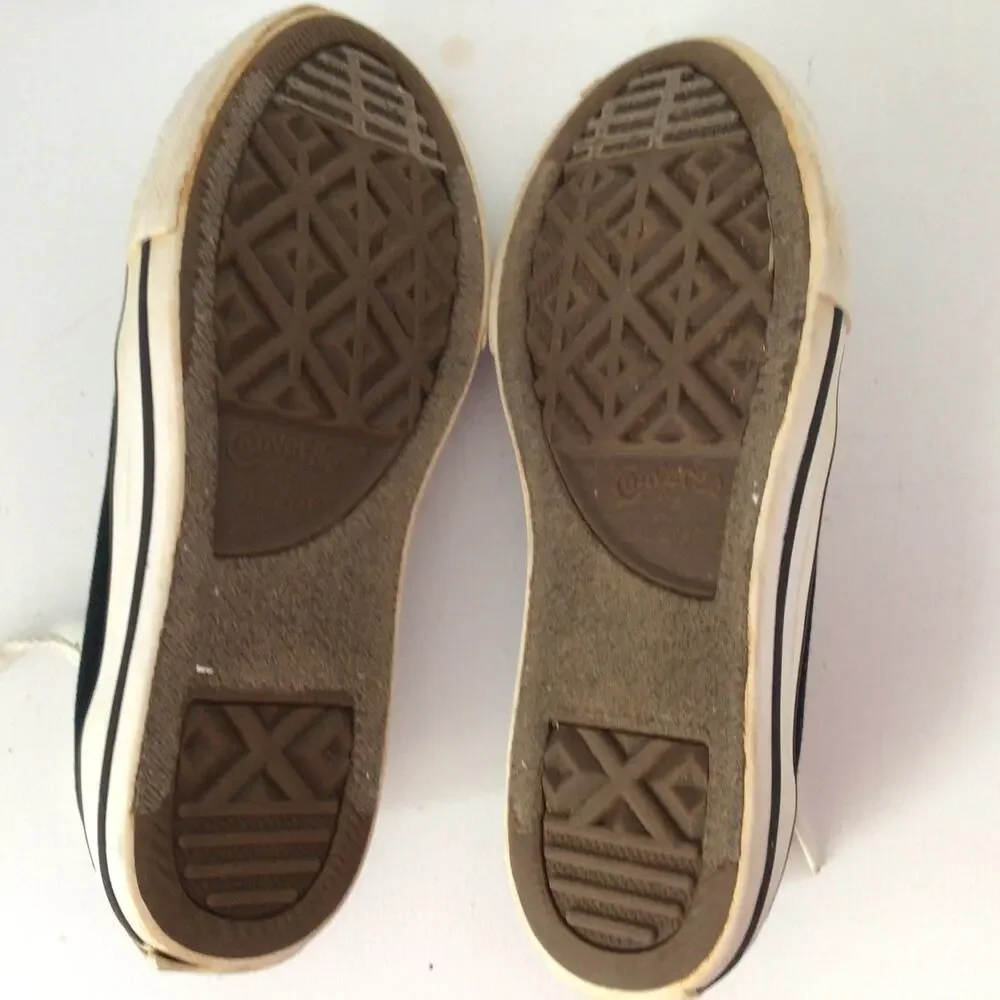 Youth Converse All Star Sneakers Sz 13